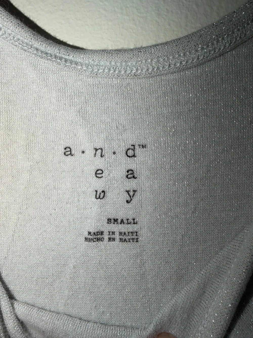 2 Tank Top Bundle - Picture 5 of 10